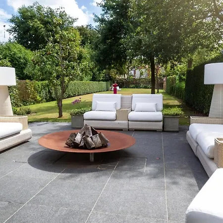 Saint-georges -located In The Centre Of Bruges-